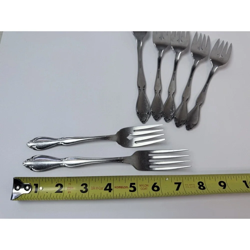 Oneida BERKELEY‎ SQUARE Stainless Lot Of 7 5 Salad Forks 2 Dinner Forks